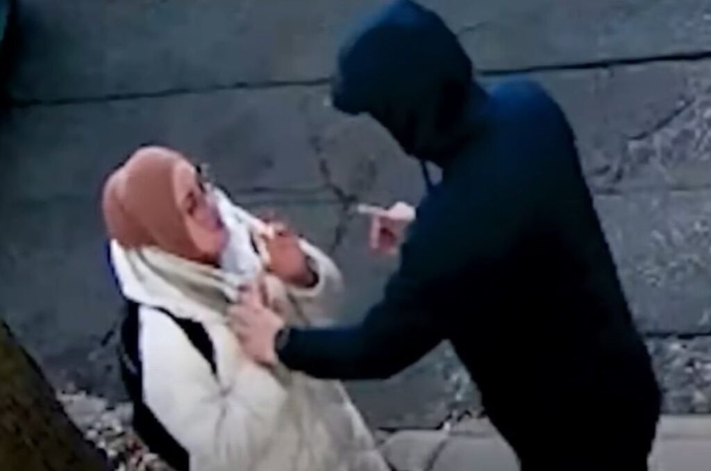 米国に衝撃を与えた撮影：ボストン近くのタフツ大学のトルコの若い女性は、6人の仮面警官に逮捕され、2,000キロメートルになりました。 「あなたがアイデアを策定したので、深byで姿を消すために」 - あなたは親パレスチナのポストのためにその種の逮捕と国外追放についてどう思いますか