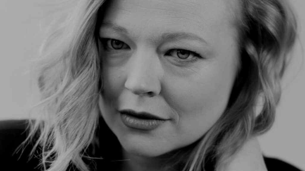 サラ・スヌークのワイルドアドベンチャー：オーストラリアの女優は、「継承」の作品で最もよく知られていますが、「ドリアン・グレイの写真」に26人のキャラクターをすべてブロードウェイにもたらします。