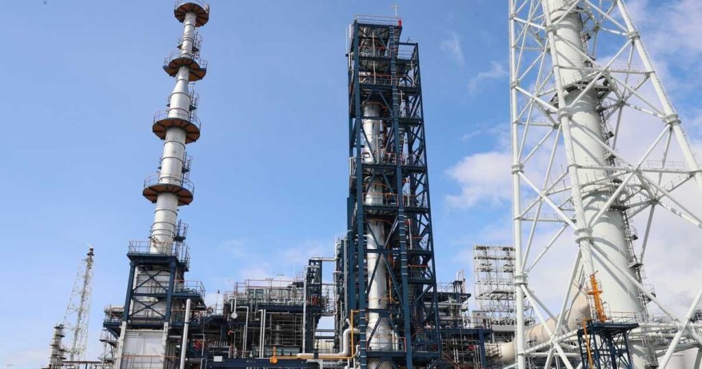 廃食用油を航空燃料に 堺に国内初の本格的SAF製造プラントが完成