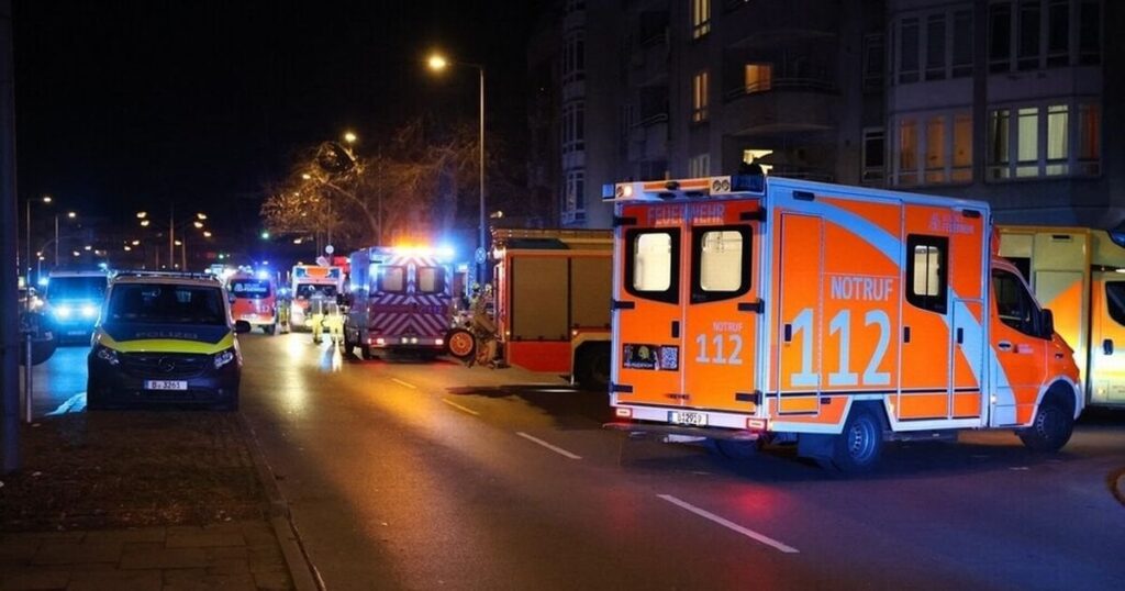 ベルリンのcrash落：車のように宣言された大量犠牲者事件は歩行者に耕しました