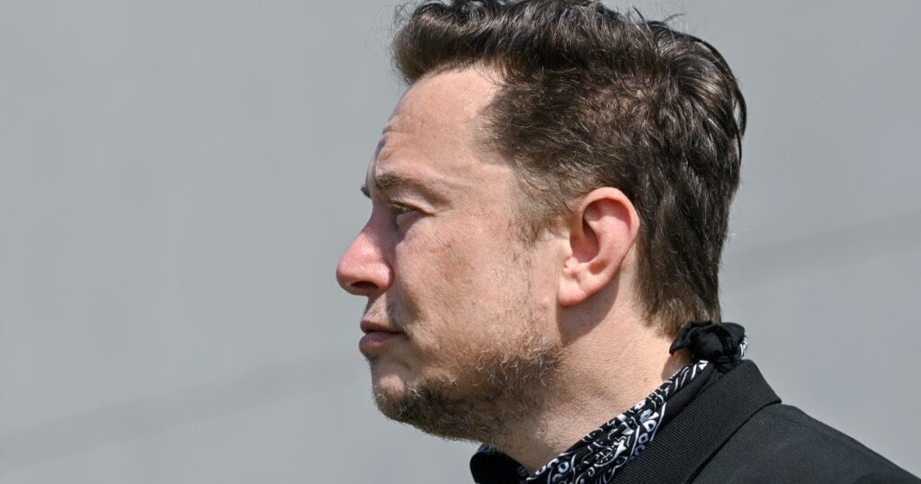 もはやテスラは必要ない？ホワイトハウスでやりたい放題のイーロン・マスクが目論む「世界同時白人革命」【マスクが優れているのは「無からの創造」でなく「効率厨」】