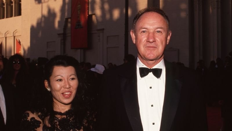 ジーン・ハックマンと妻の友人は、最近の会議でカップルが「生きていて元気」だったと言います