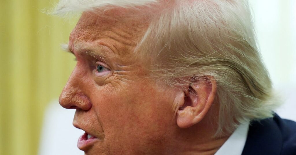 トランプは株式市場の自由落下として狂気の真実の社会的投稿を続けます