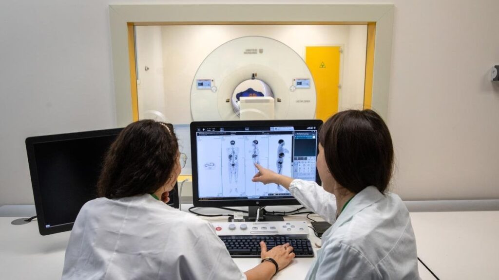 薬、入学試験は廃止されます：改革は法律になります。 「閉じた数は残り、前半以降の選択」