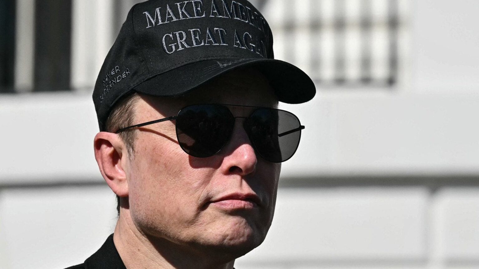 エロンは、彼が「有害なことは決してなかった」と言います。アメリカ人は同意しません