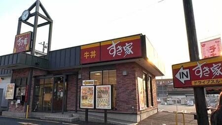 「さすがにフェイク画像でしょ」→まさかの「事実でした」…《「すき家」のネズミ混入事件》で浮き彫りになった、“絶対にマズい”2つの致命的なミス