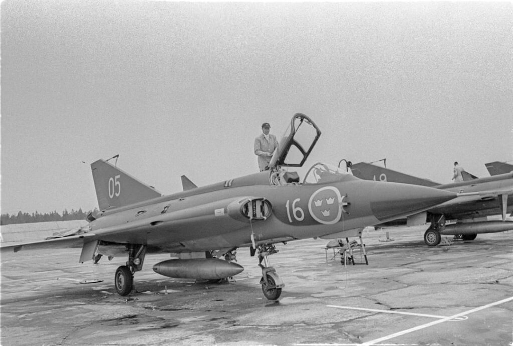 1972年3月16日、ロイヤルウップランド空軍はソビエトMIG-21基地を訪れていました。