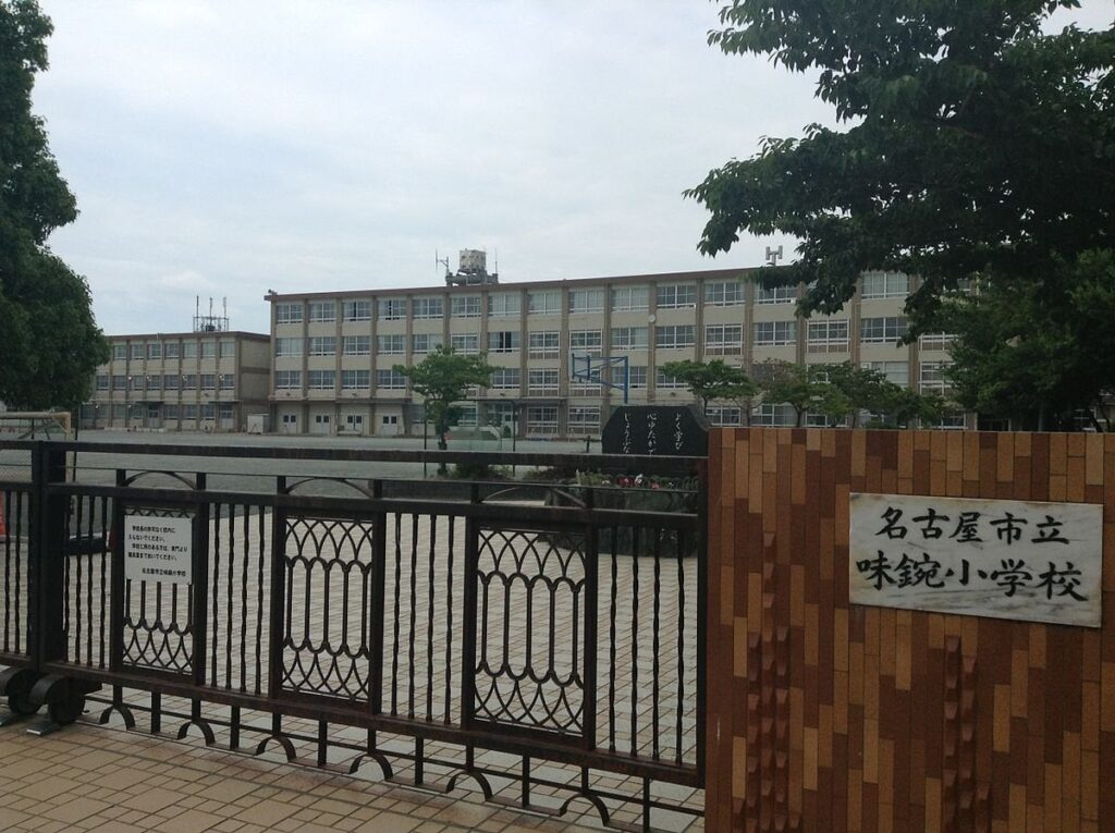 今日知ったノーモラ事件「名古屋の“巨人ファン先生”信念教育事件」。教師が中日ファンの児童に改宗を要求し断られるとビンタ