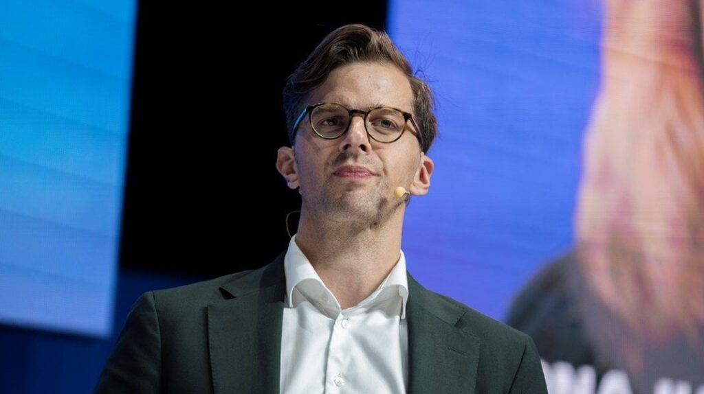 Pelle Dragsted：VanopslaghはElon Muskを神として栽培しています。彼はあえてそれに立ち向かわない