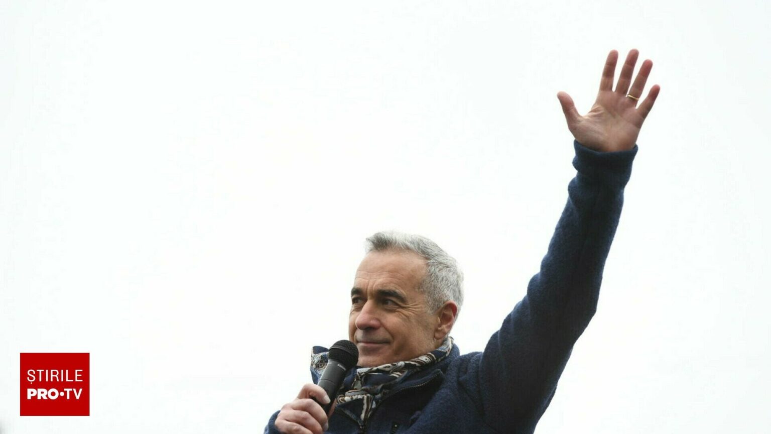 驚き。カリン・ジョージクは、ブカレストでの金の抗議からファンを発表しました。