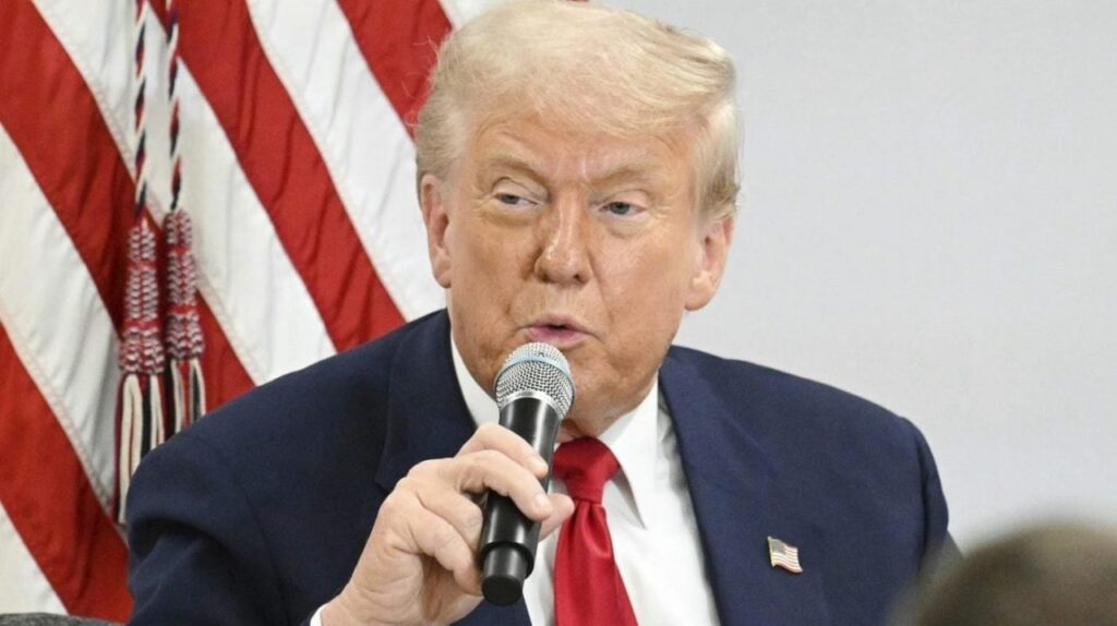トランプの経済の取り扱いに対する56％の不承認：調査