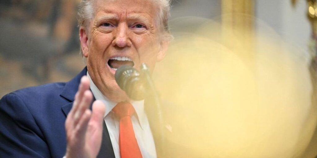 トランプは歴史的な3,000ドルの税金引き上げで私たちの労働者階級を叩くことになりました