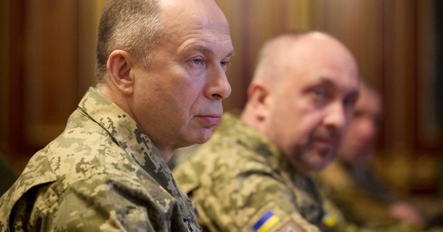 ウクライナのトップ将軍は、KurskのKyivの軍隊の包囲のリスクはないと言います