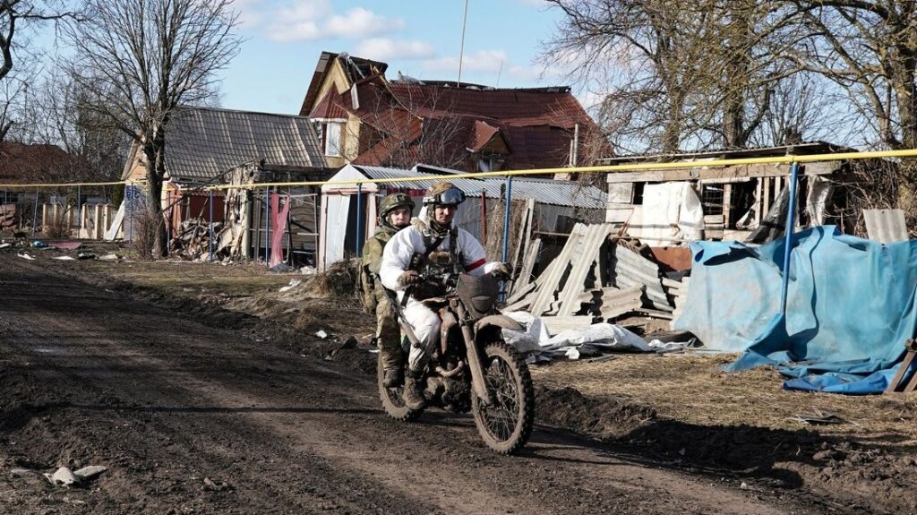ロシア軍、ドローン回避に「バイク部隊」を増強　高い機動性も損耗も激しく - CNN.co.jp