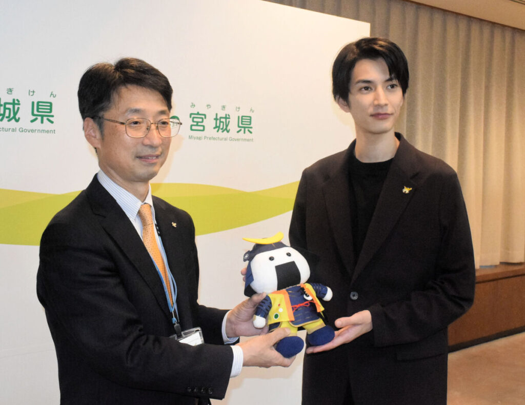 「みやぎ絆大使」俳優渡辺圭祐さんが副知事を表敬 映画「女神降臨」PR - 河北新報オンライン