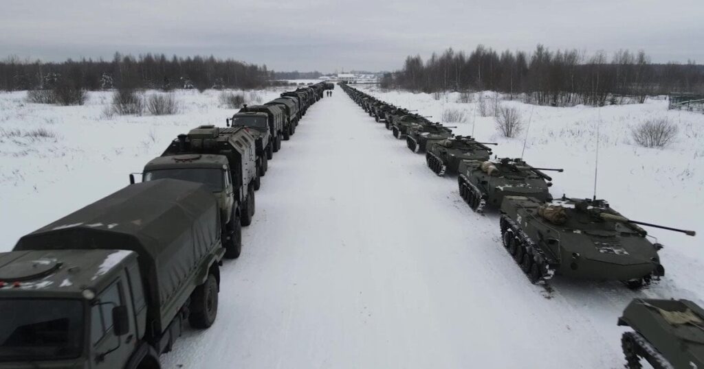 ロシアはフィンランドの国境に沿って軍事基地を建設します、衛星画像が示しています