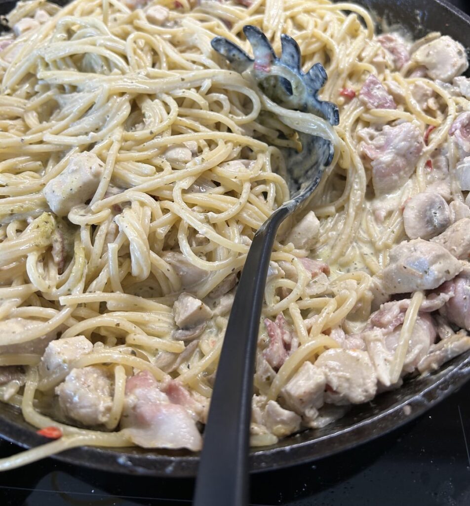 数日前にクリーミーなパスタのヒントが欲しかった私は、みんなに感謝します - 私の結果を見てください