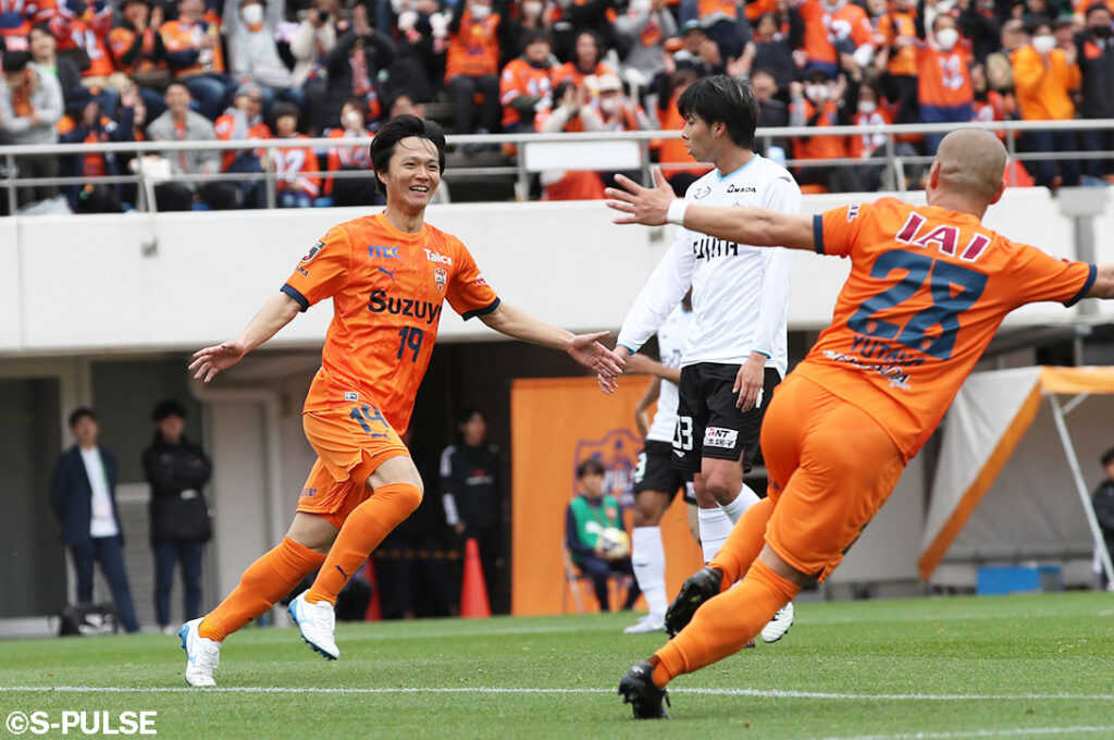 「中間ポジション『3』の位置はスペインを見て確信した」清水エスパルス・松崎快インタビュー『戦術と感覚の狭間（後編）』 - footballista | フットボリスタ