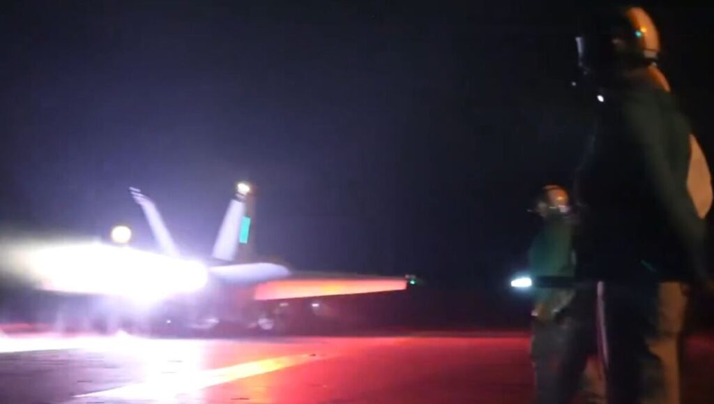 米軍、フーシ派への攻撃強化－イエメンの主要石油積み出し港を空爆 - Bloomberg