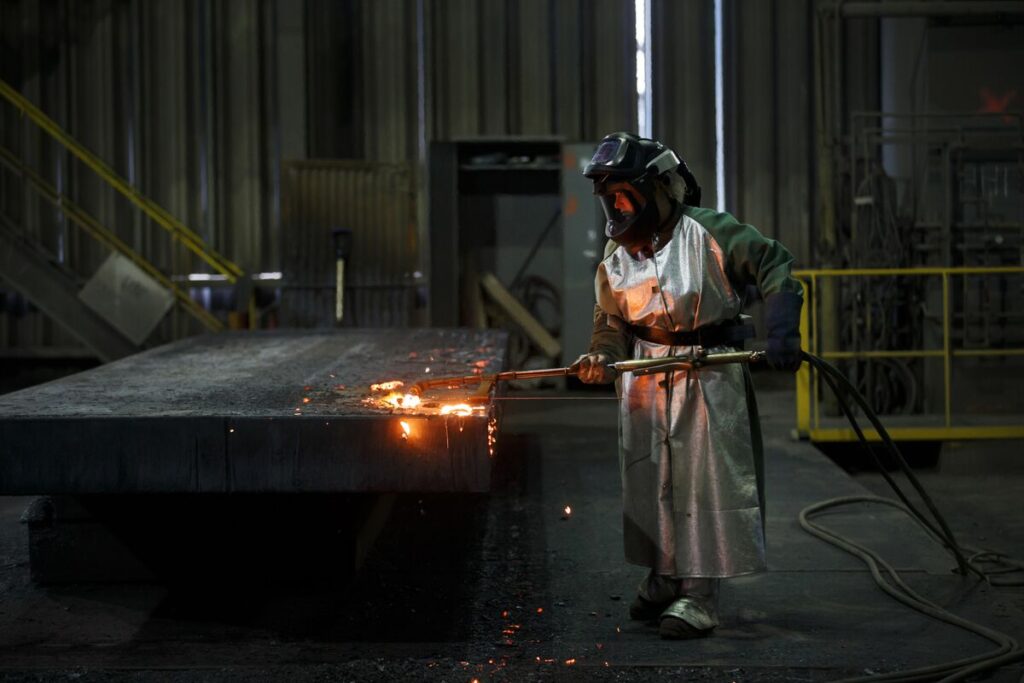 カナダとメキシコの鉄鋼メーカー、対米の新規受注に応じず－関税警戒 - Bloomberg