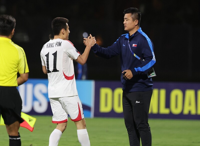 「日本に20年遅れをとっている」父が韓国人気歌手の逸材FW、U-17日本代表での活躍に韓国衝撃! 識者が日韓の格差に警鐘「10回戦ったら2回しか勝てない」【U-17アジア杯】 – サッカーダイジェスト 「日本に20年遅れをとっている」父が韓国人気歌手の逸材FW、U-17日本代表での活躍に韓国衝撃! 識者が日韓の格差に警鐘「10回戦ったら2回しか勝てない」【U-17アジア杯】 - サッカーダイジェスト