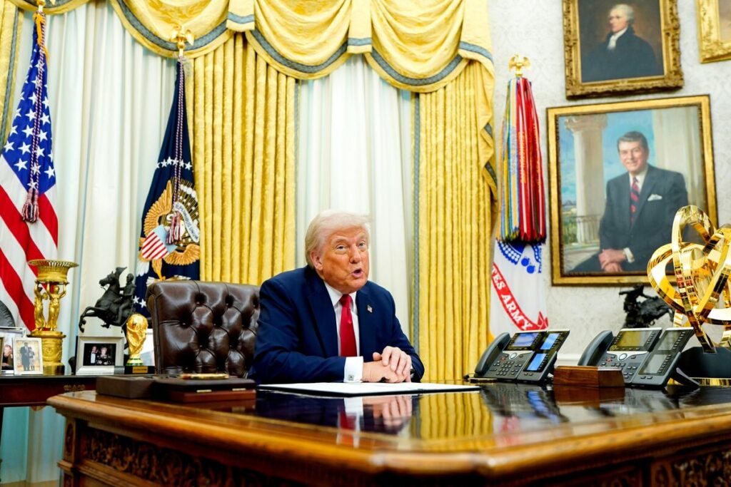 プーチン氏は「やり遂げる」とトランプ氏発言－ウクライナ停戦交渉で - Bloomberg