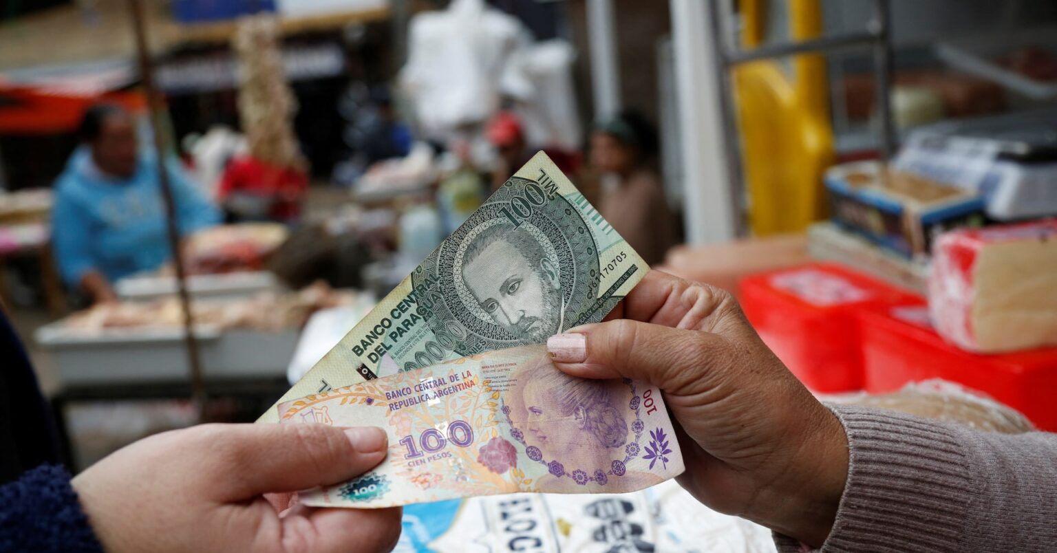 アングル：アルゼンチン止まらぬ物価高、隣国の町もゴーストタウン化 | ロイター