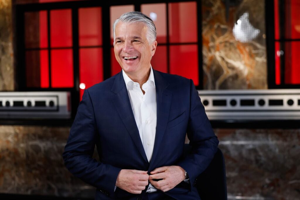 UBSのエルモッティ氏、昨年の報酬25億円超-欧州銀CEOでトップ – Bloomberg UBSのエルモッティ氏、昨年の報酬25億円超-欧州銀CEOでトップ - Bloomberg