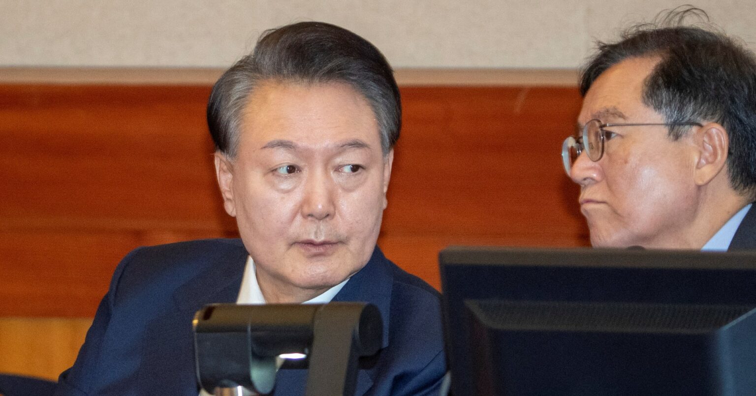 韓国政府、国民に冷静な行動呼びかけ　尹氏弾劾審判の決定控え | ロイター