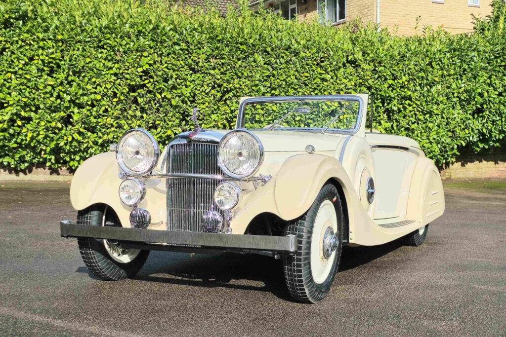 明治産業が1938年に製造された英国車アルヴィスのコンティニュエーションモデルを初披露【オートモビル カウンシル2025】 【ニュース】 - webCG
