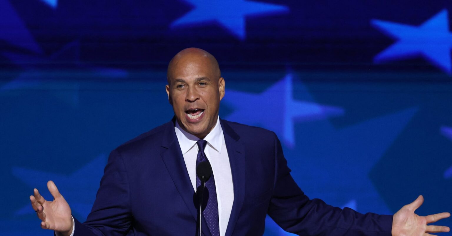 米民主上院議員が25時間以上演説、過去最長 トランプ政権批判 | ロイター 米民主上院議員が25時間以上演説、過去最長 トランプ政権批判 | ロイター