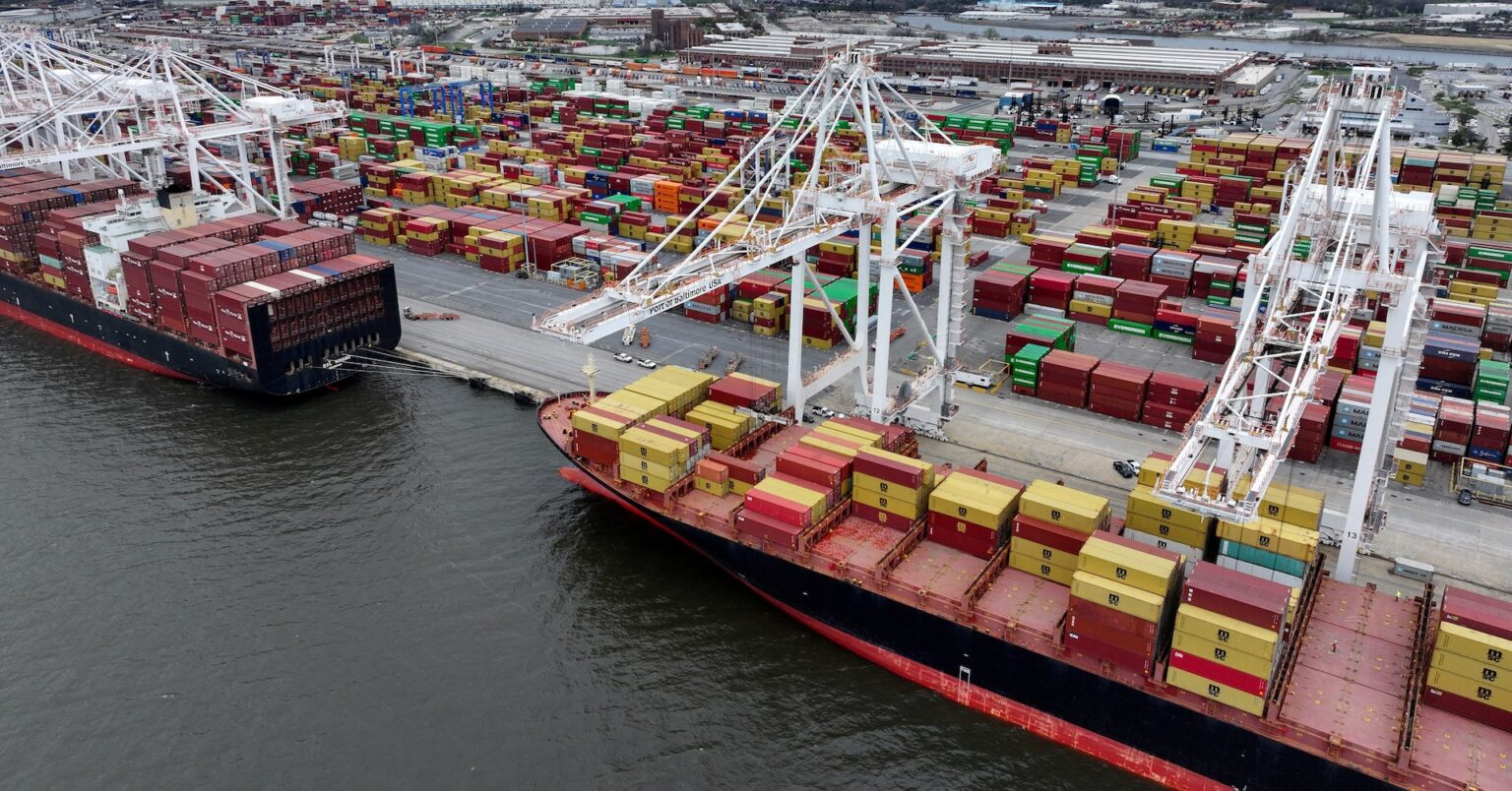 焦点：トランプ関税で世界経済は一段と地盤沈下か、国際経済システム転換点へ | ロイター