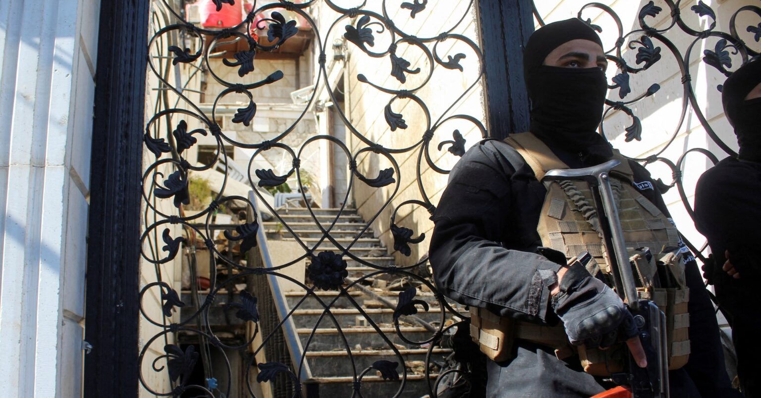 イスラエルがシリア攻撃強化、暫定政権に警告　トルコの影響力懸念 | ロイター