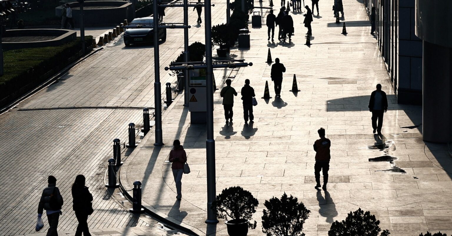 中国格付け、公的債務急増見込みで「Ａ」に引き下げ＝フィッチ | ロイター