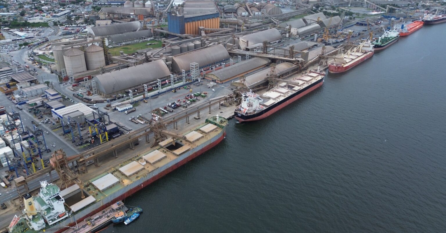 トランプ米大統領の関税強化、ブラジルに「有利」との見方 | ロイター