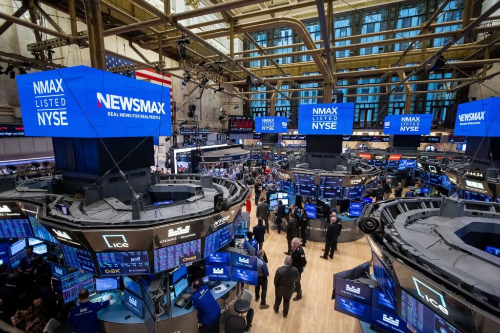 米国株が下げ拡大、ナスダック100は弱気相場入りへ－貿易戦争懸念 - Bloomberg
