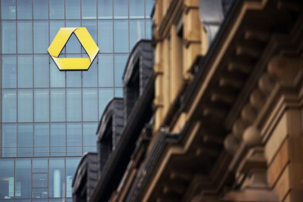 ドイツ政府、コメルツ銀の保有株売却巡り内部調査に着手－関係者 - Bloomberg