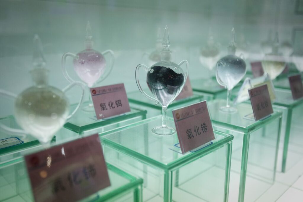 中国、レアアース輸出規制は世界のサプライチェーンに影響せずと主張 - Bloomberg