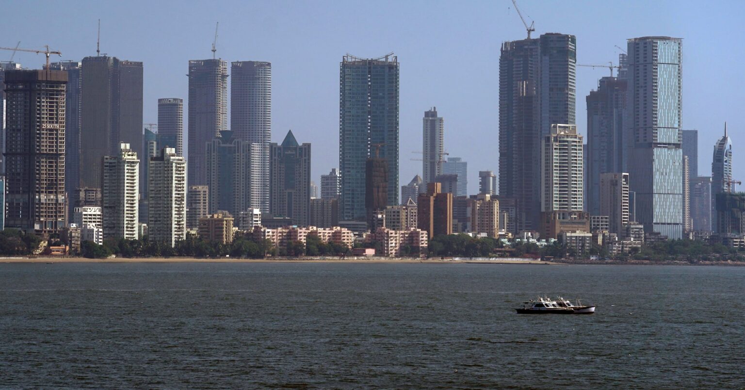 インド、米関税でも成長目標を維持　エコノミストは懐疑的 | ロイター