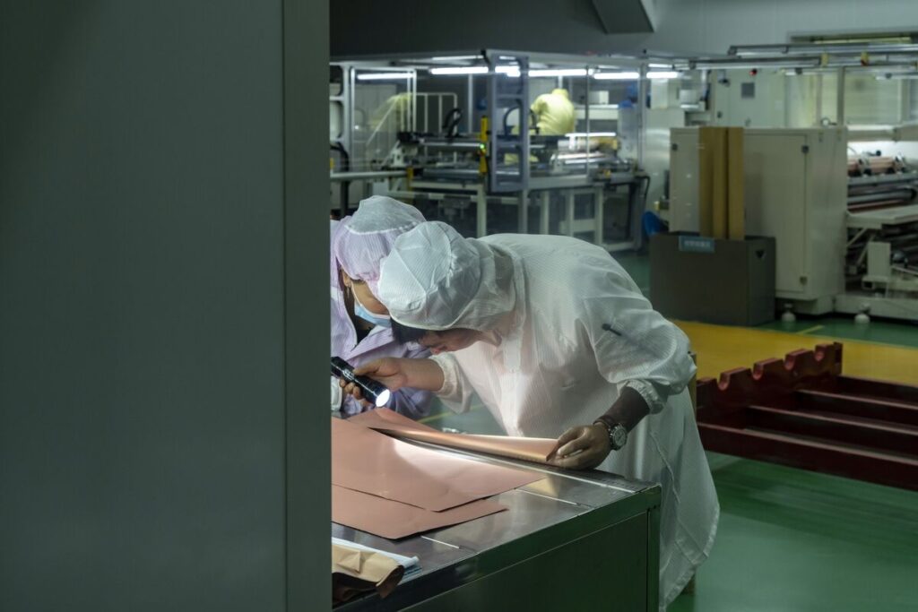 中国の製造業活動、３カ月連続で縮小－景気に打撃 - Bloomberg