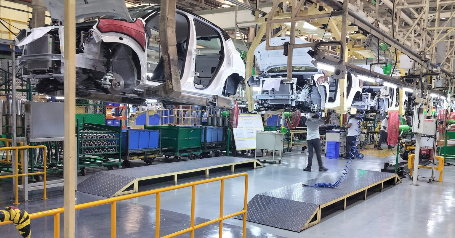 インド政府、輸入車関税の段階下げに前向き　対ＥＵ交渉＝関係筋 | ロイター