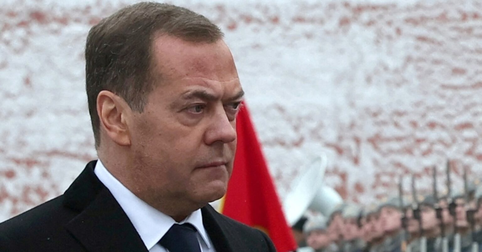 ロシアのメドベージェフ氏、核保有国増加を予想　西側を非難 | ロイター