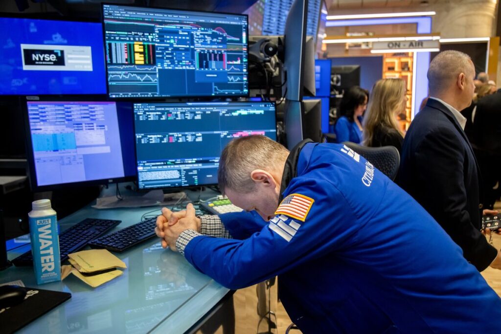 【米国市況】株は乱高下、関税巡り情報が錯綜－147円台後半に下落 - Bloomberg