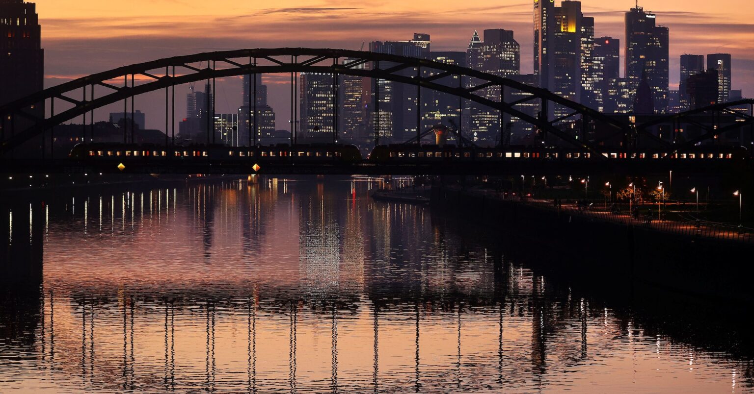 ドイツ経済研究所、25年成長率見通し0.1％に下げ＝関係筋 | ロイター