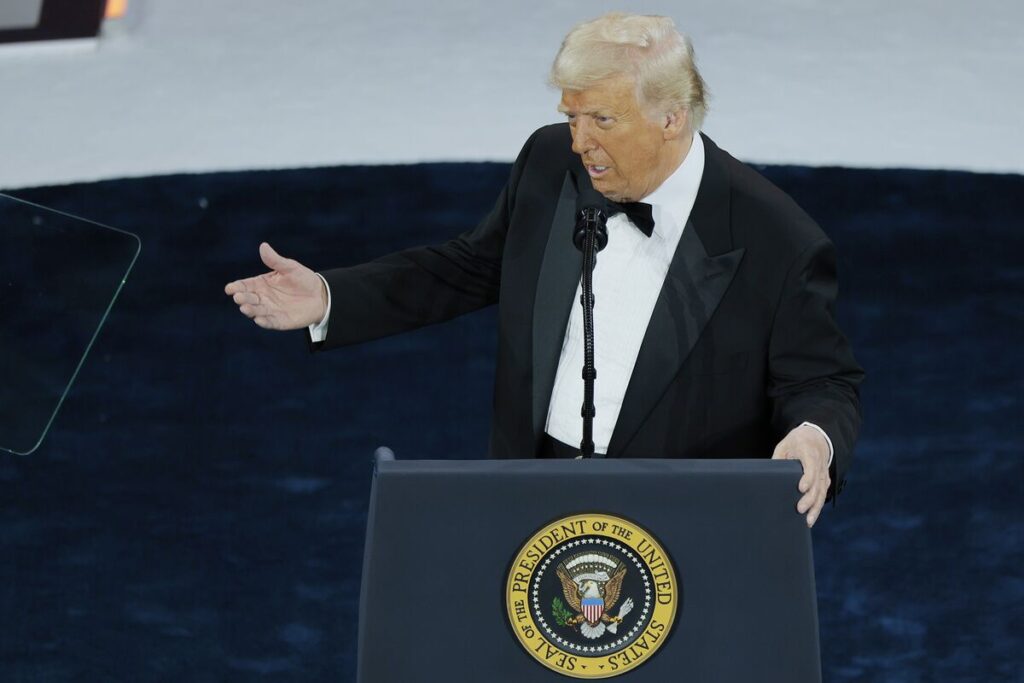 トランプ大統領、関税政策を政治的な勝利と位置付け－懸念緩和図る - Bloomberg