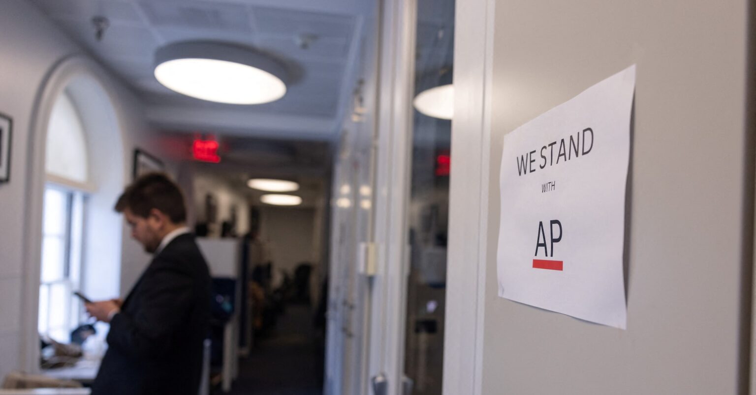 ＡＰ通信の大領執務室取材制限に仮差し止め命令、米地裁がトランプ政権側に | ロイター