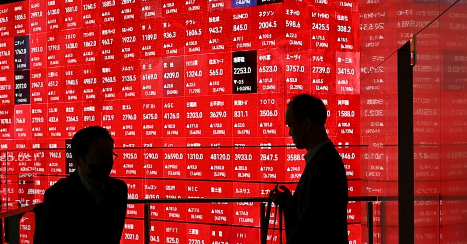 日経平均は急反発、円高一服好感し全面高　3万3000円を回復 | ロイター