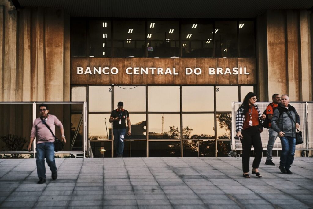 ブラジル中銀、１ポイント大幅利上げ－今後２会合も同幅引き締め想定 - Bloomberg