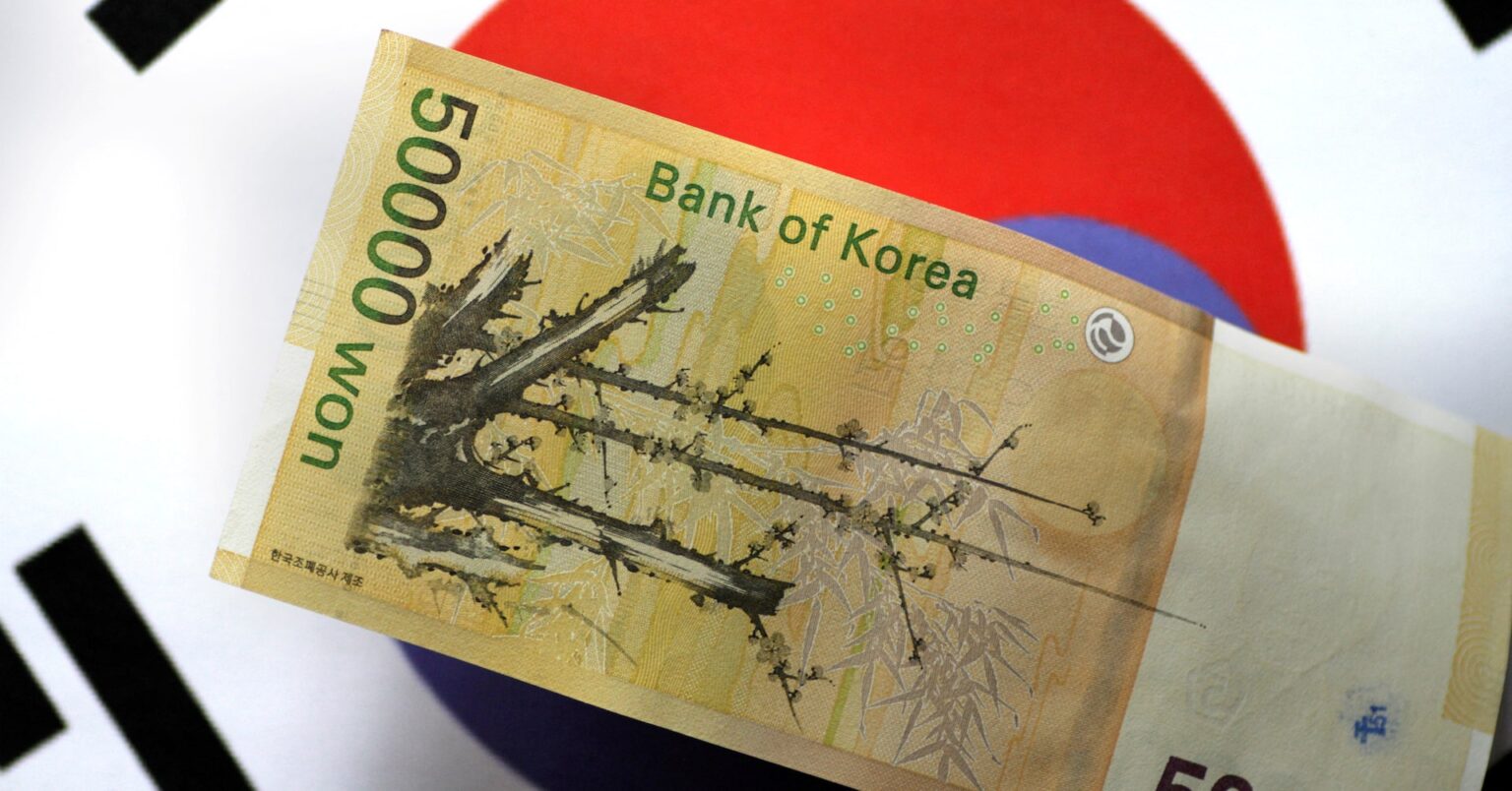 韓国ウォン16年ぶり安値、トランプ関税と国債指数組み入れ延期で | ロイター