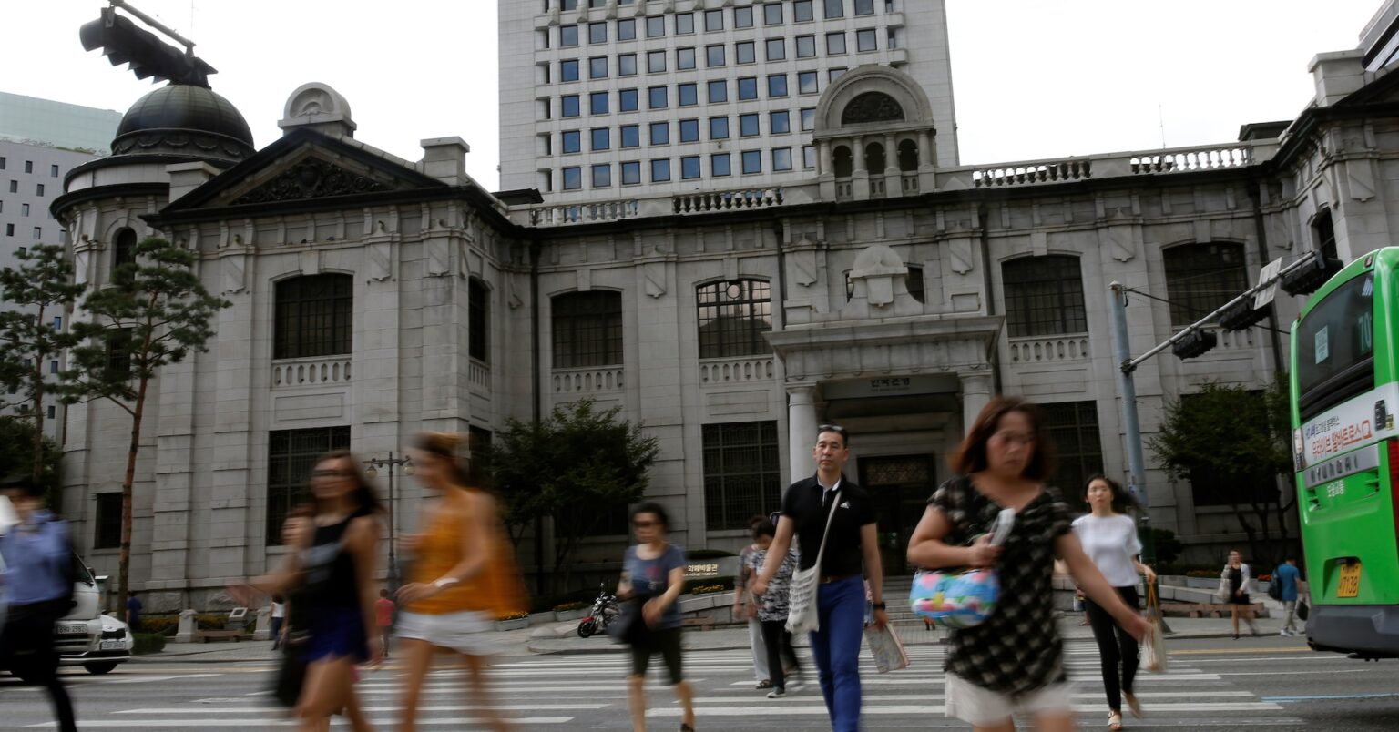 アングル：韓国中銀により大幅な利下げの圧力、トランプ関税で景気後退リスク | ロイター